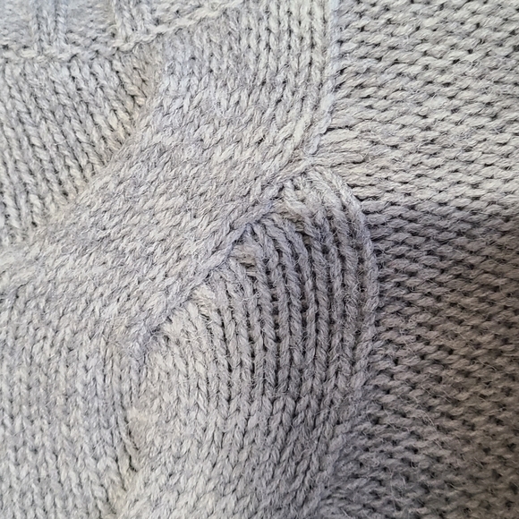 12th Tribe Sweater gray size small - Picture 6 of 7